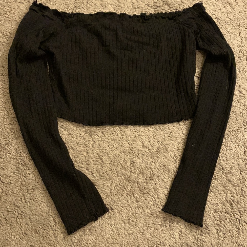 Off the shoulder long sleeve black crop top